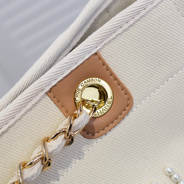 シャネルバッグ角部分ディテール